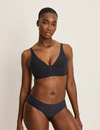 Orlane is a 32DD and wearing KNIX S+ | Black with White Polka Dot