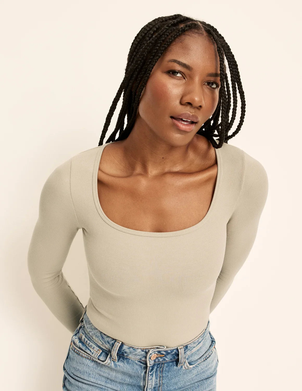 Gin is a 34DD, has 38” hips, is 5’8” tall and wears a size M | Fawn