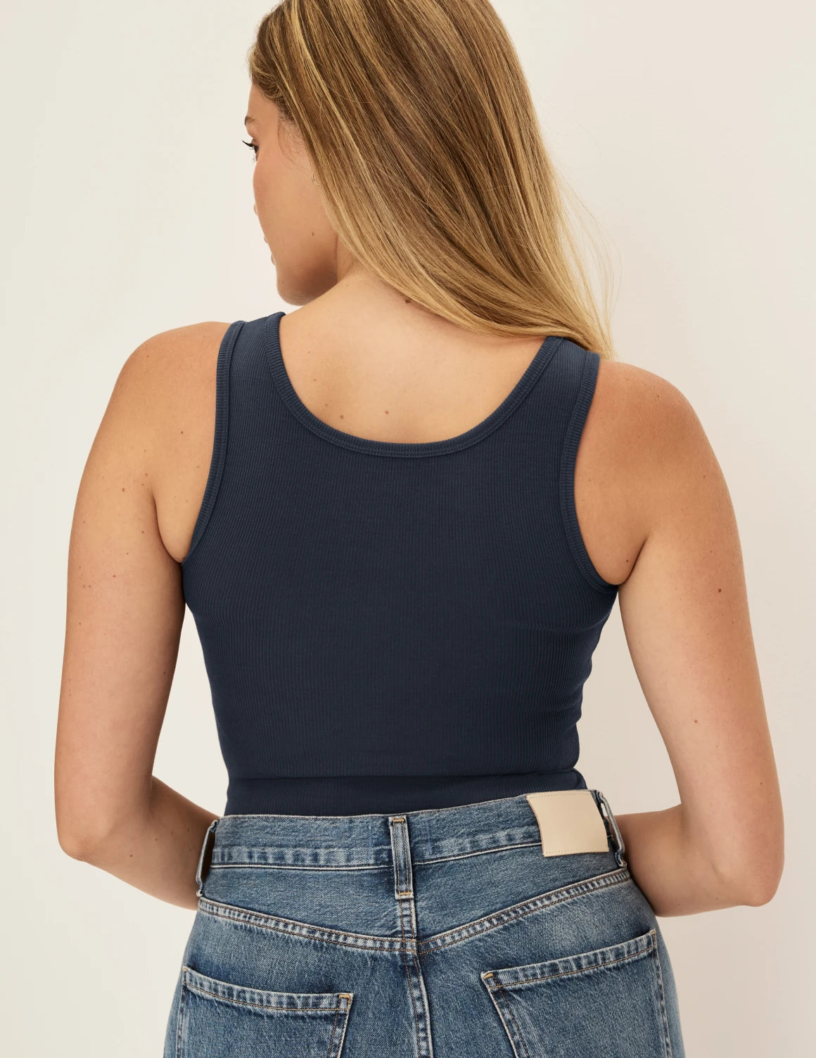 Sarah is a 34DD wearing KNIX M | Twilight Navy
