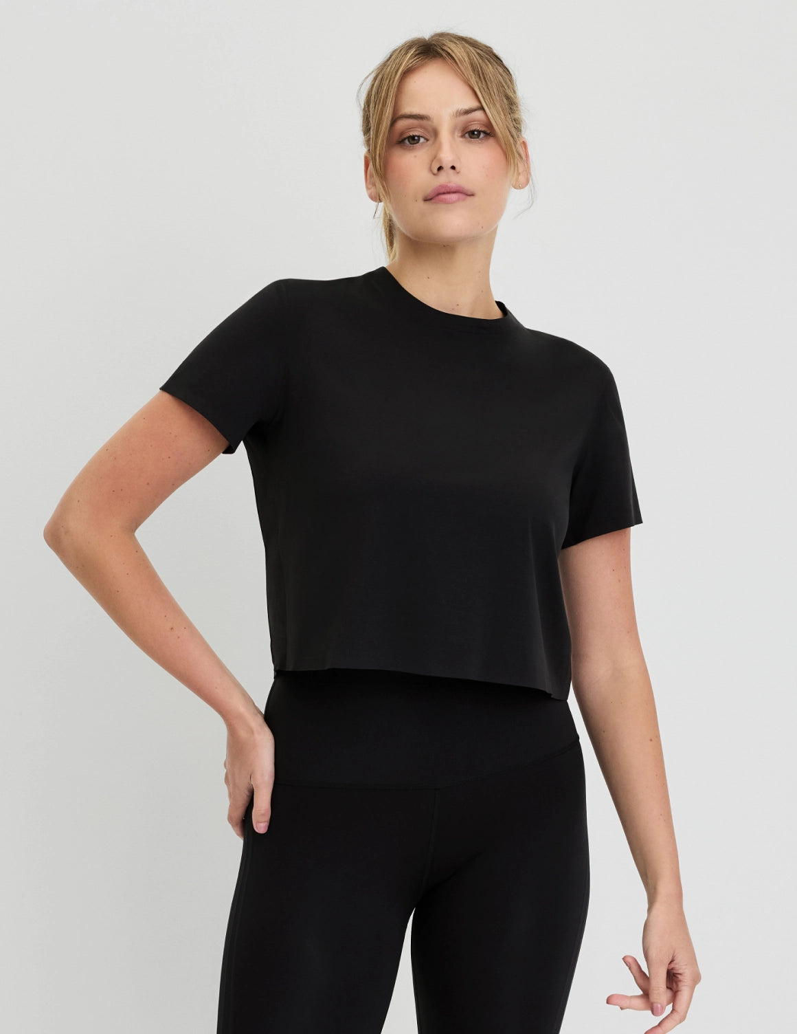 Studio Sleek Cropped T-Shirt | Women's Active Top – Knix Canada