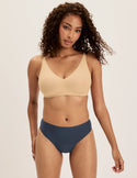 Ashley has 39” hips and wears KNIX S | Twilight Navy