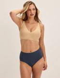 Megan has 36.5” hips and wears KNIX S | Twilight Navy