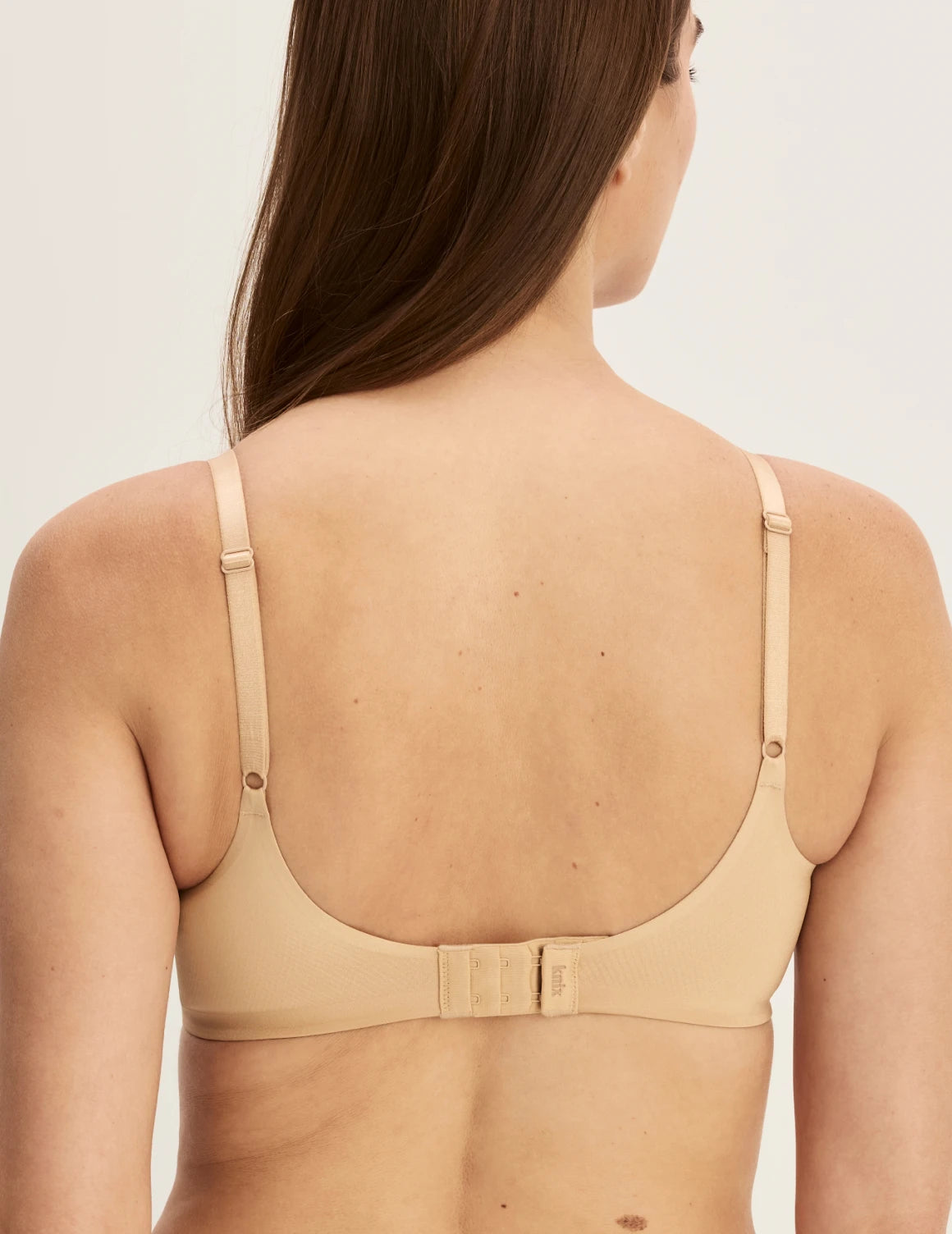 Ashley is wearing a 34C | Warm Sand