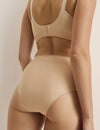 Sarah has 38.5” hips, and wearing KNIX M | Warm Sand